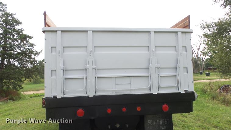 image for item ER9699 1974 Ford W911 grain truck