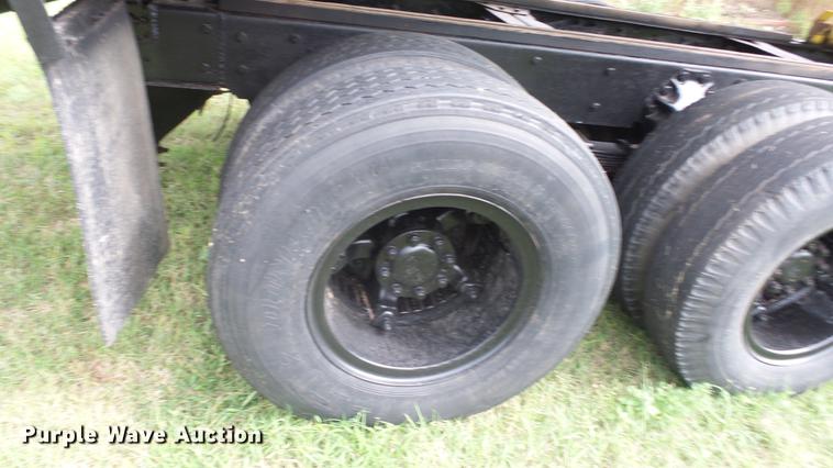 image for item ER9699 1974 Ford W911 grain truck