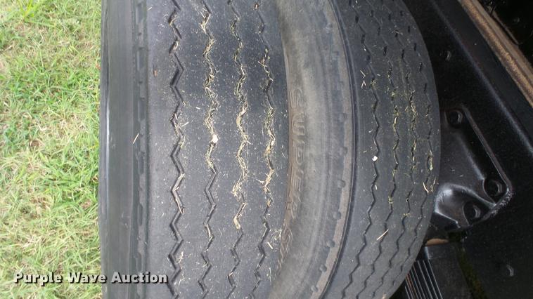 image for item ER9699 1974 Ford W911 grain truck