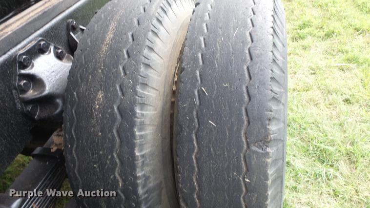 image for item ER9699 1974 Ford W911 grain truck