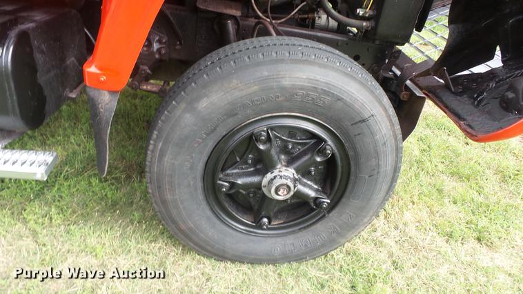 image for item ER9699 1974 Ford W911 grain truck