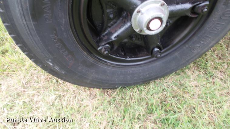 image for item ER9699 1974 Ford W911 grain truck