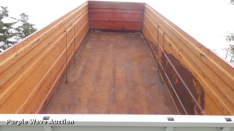 image for item ER9699 1974 Ford W911 grain truck