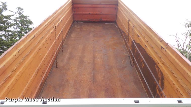 image for item ER9699 1974 Ford W911 grain truck