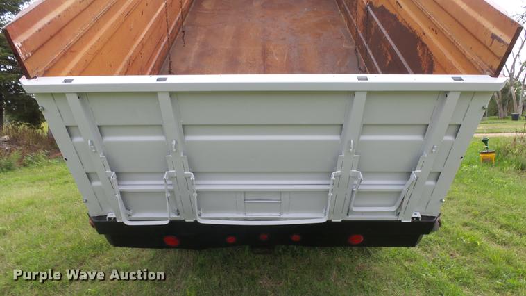 image for item ER9699 1974 Ford W911 grain truck