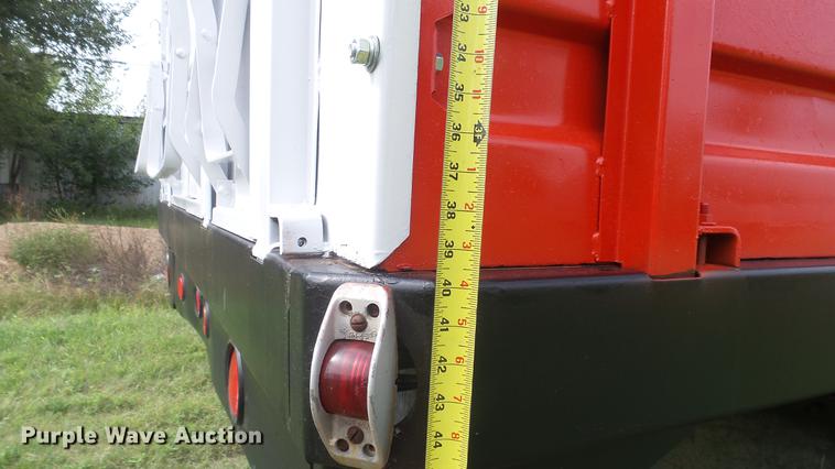 image for item ER9699 1974 Ford W911 grain truck