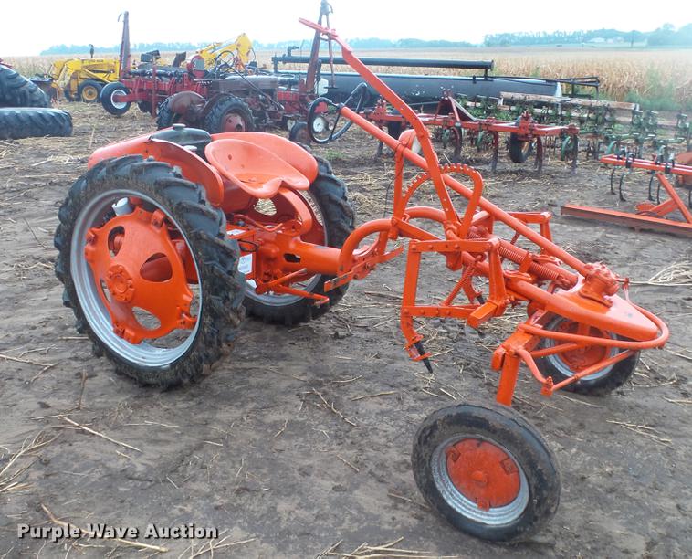 image for item ES9327 Allis Chalmers tractor