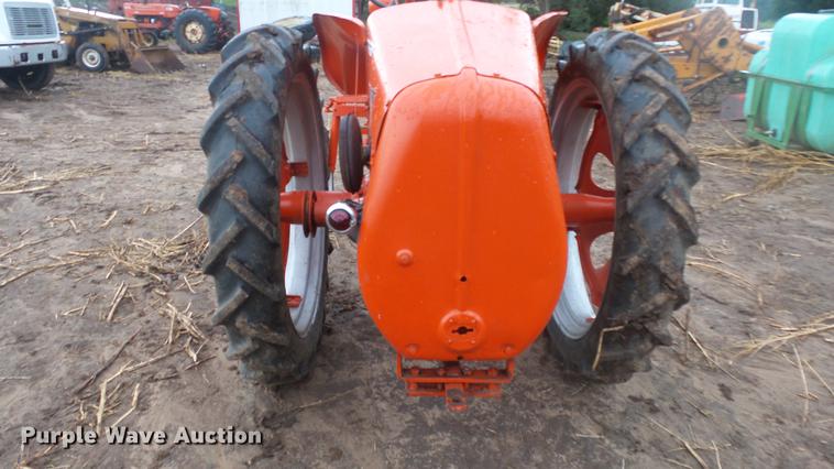 image for item ES9327 Allis Chalmers tractor