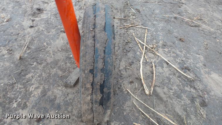 image for item ES9327 Allis Chalmers tractor