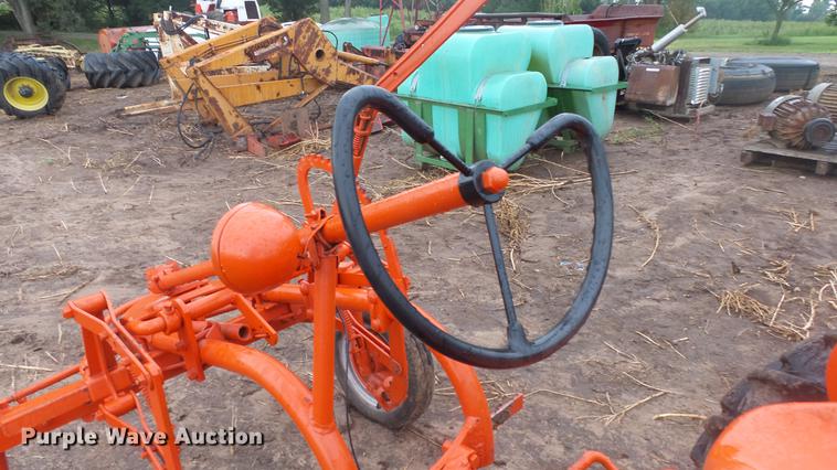image for item ES9327 Allis Chalmers tractor