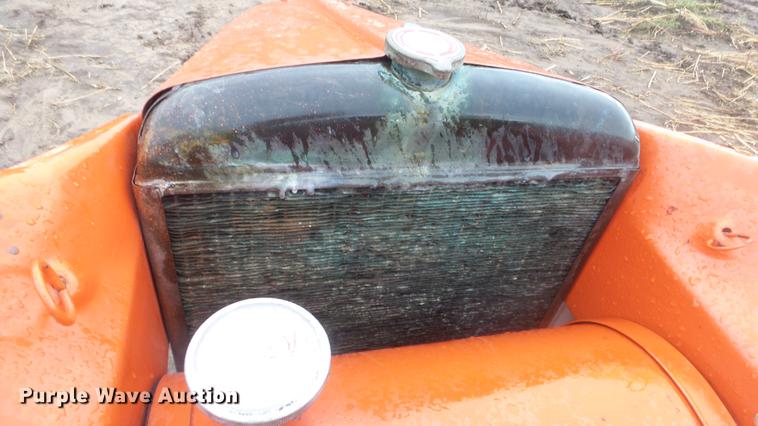 image for item ES9327 Allis Chalmers tractor