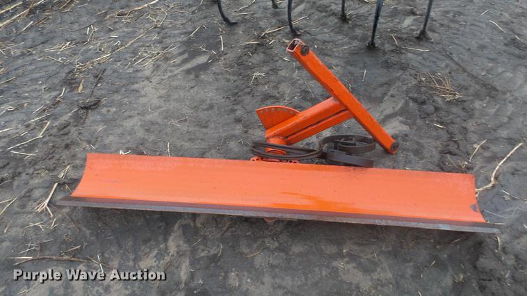 image for item ES9327 Allis Chalmers tractor