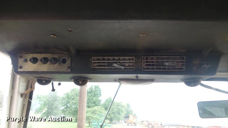 image for item ES9329 Case 2470 4WD tractor