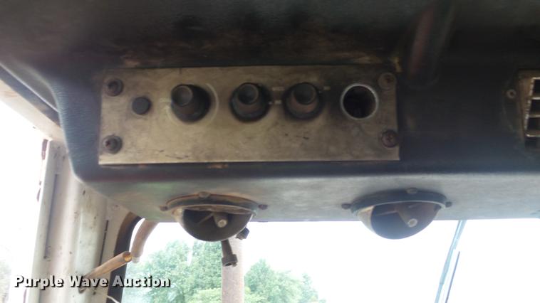 image for item ES9329 Case 2470 4WD tractor