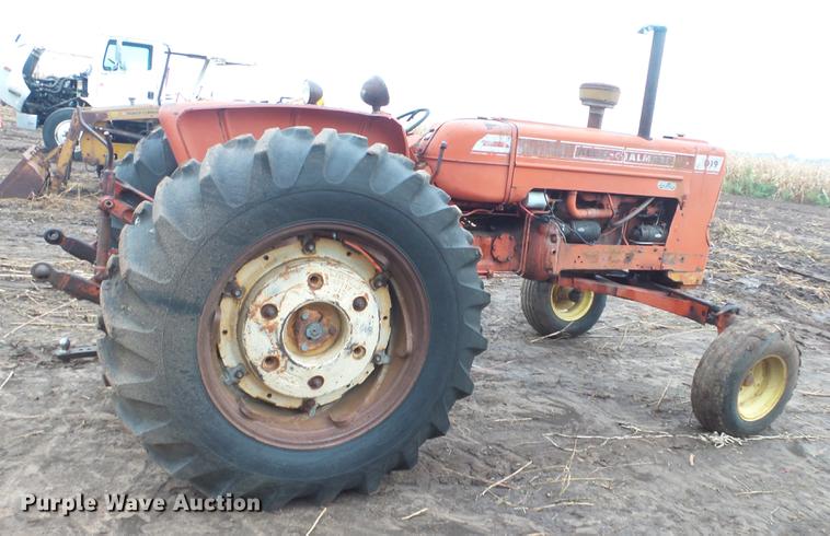 image for item ES9330 Allis Chalmers D19 tractor