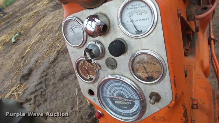 image for item ES9330 Allis Chalmers D19 tractor