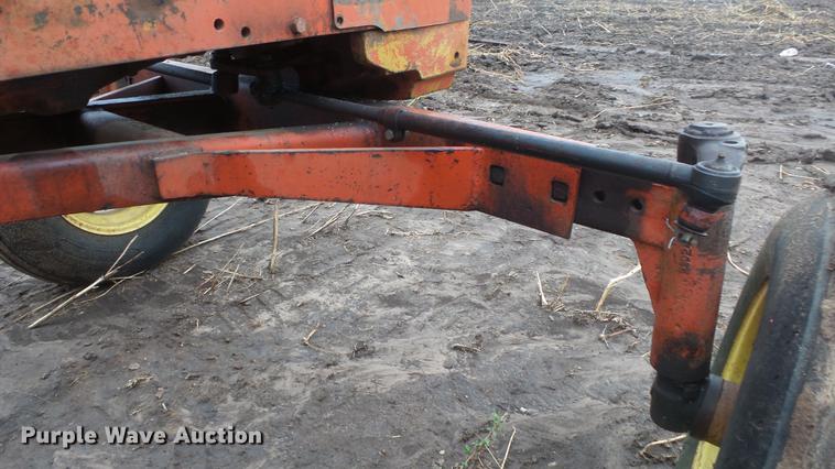 image for item ES9330 Allis Chalmers D19 tractor