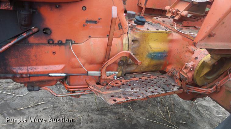 image for item ES9330 Allis Chalmers D19 tractor