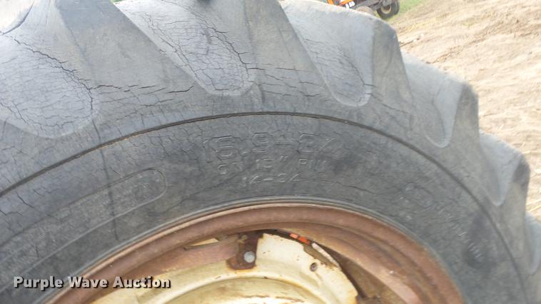 image for item ES9330 Allis Chalmers D19 tractor