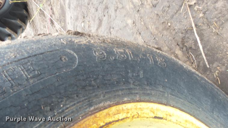 image for item ES9330 Allis Chalmers D19 tractor