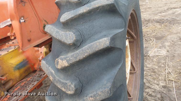 image for item ES9330 Allis Chalmers D19 tractor