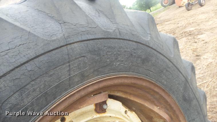 image for item ES9330 Allis Chalmers D19 tractor