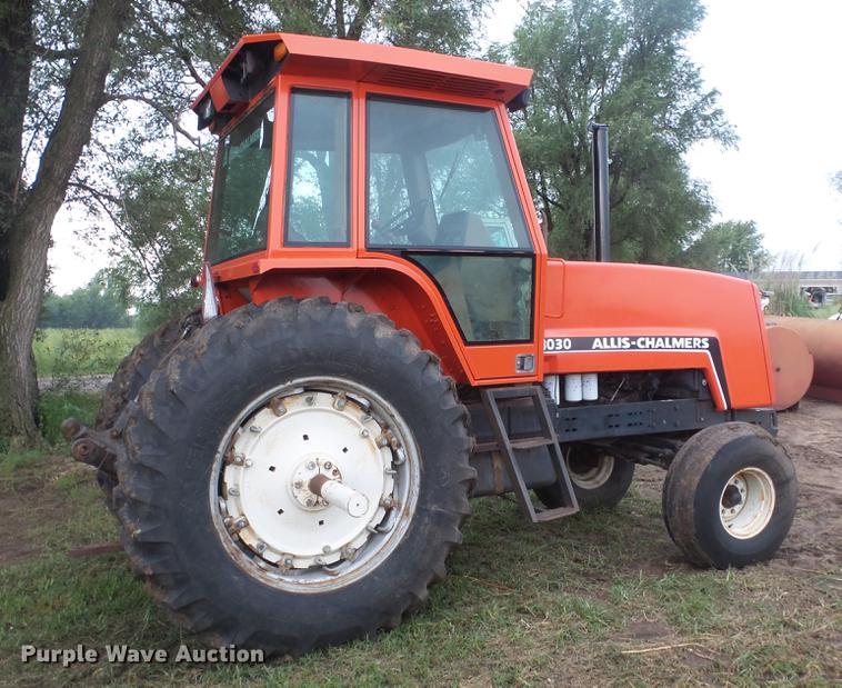 image for item ES9331 Allis Chalmers 8030 tractor