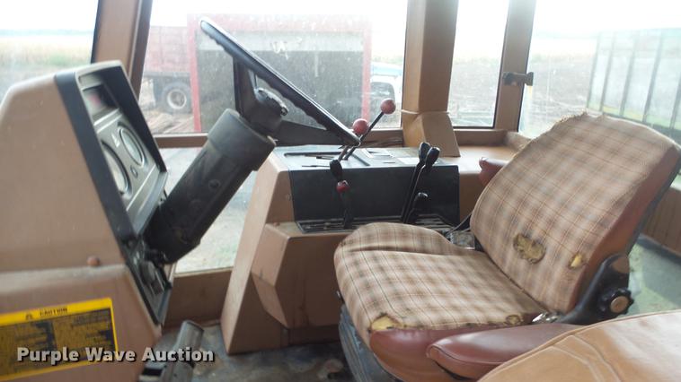 image for item ES9331 Allis Chalmers 8030 tractor