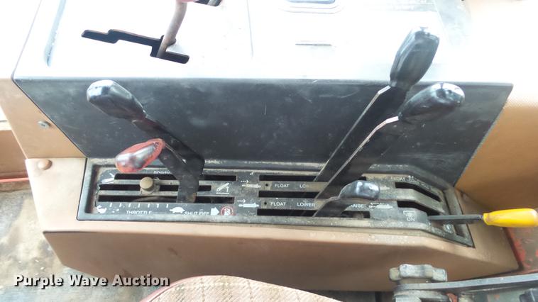 image for item ES9331 Allis Chalmers 8030 tractor