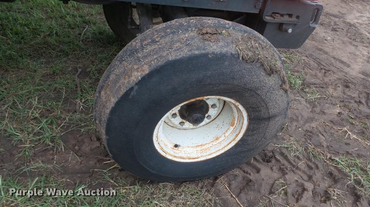 image for item ES9331 Allis Chalmers 8030 tractor