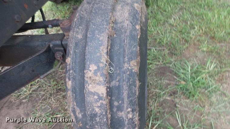 image for item ES9331 Allis Chalmers 8030 tractor