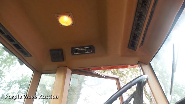 image for item ES9331 Allis Chalmers 8030 tractor