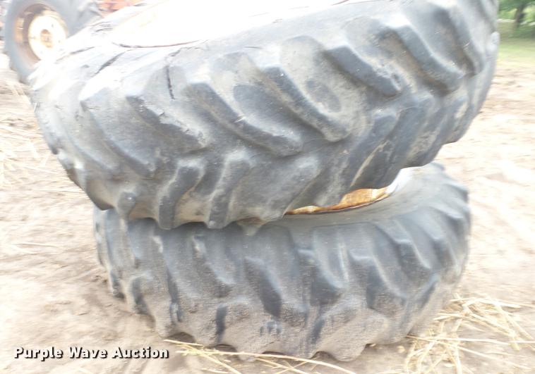 image for item ES9331 Allis Chalmers 8030 tractor