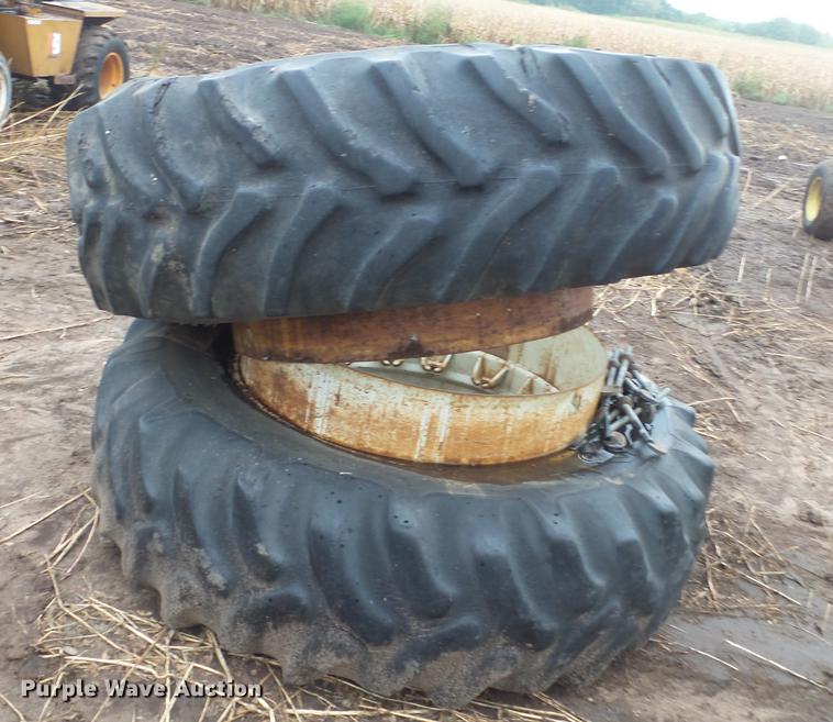 image for item ES9331 Allis Chalmers 8030 tractor