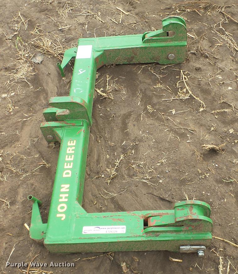 John Deere quick attach in Mount Hope, KS Item ES9339 sold Purple Wave
