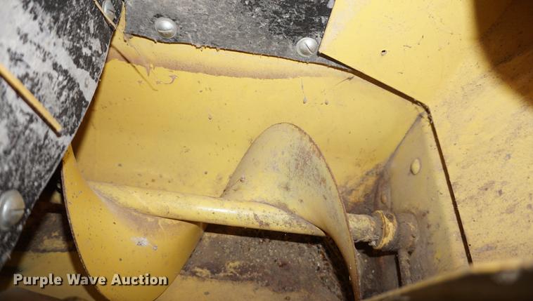 image for item ES9922 New Holland 354 grinder/mixer