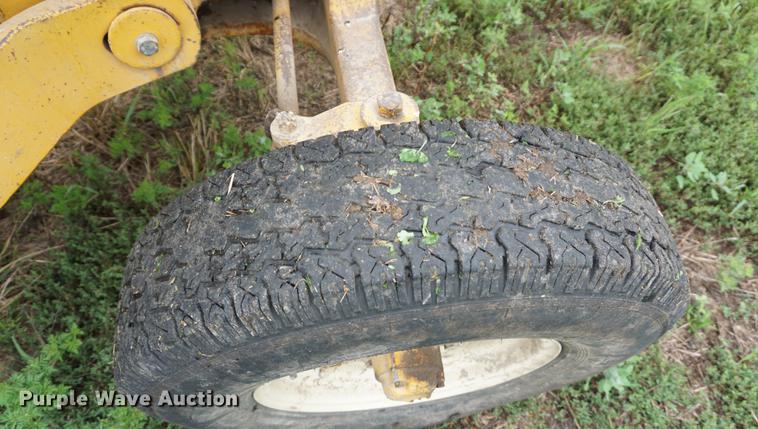 image for item ES9925 John Deere 302 industrial tractor