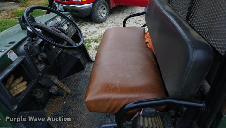 image for item ES9926 2005 Kawasaki Mule 3010 utility vehicle