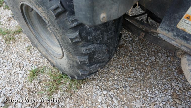 image for item ES9926 2005 Kawasaki Mule 3010 utility vehicle