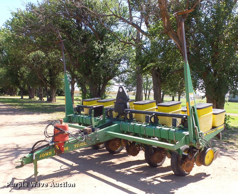 image for item FE9231 John Deere 7200 Max Emerge 2 planter
