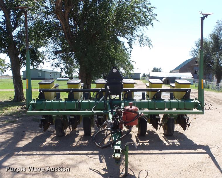 image for item FE9231 John Deere 7200 Max Emerge 2 planter