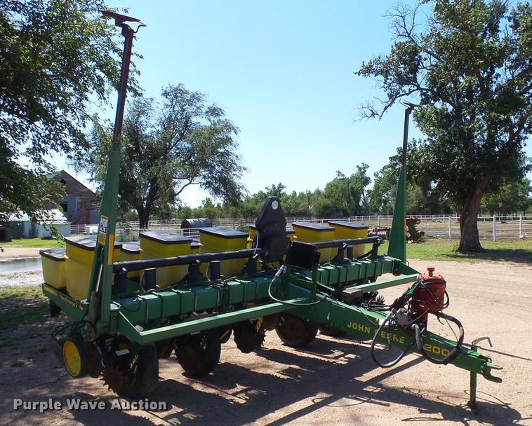 image for item FE9231 John Deere 7200 Max Emerge 2 planter