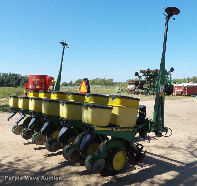 image for item FE9231 John Deere 7200 Max Emerge 2 planter