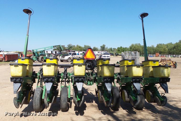 image for item FE9231 John Deere 7200 Max Emerge 2 planter