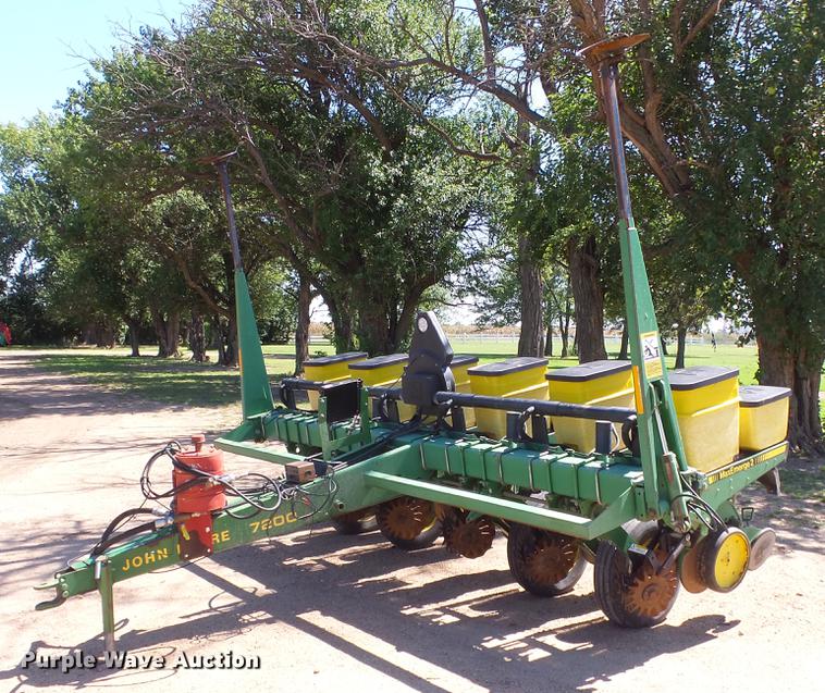 image for item FE9231 John Deere 7200 Max Emerge 2 planter