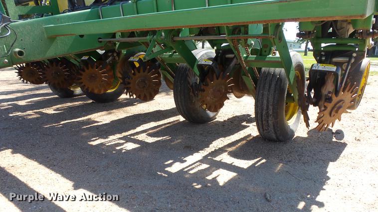 image for item FE9231 John Deere 7200 Max Emerge 2 planter