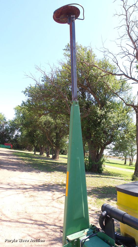 image for item FE9231 John Deere 7200 Max Emerge 2 planter