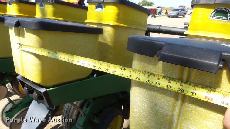 image for item FE9231 John Deere 7200 Max Emerge 2 planter