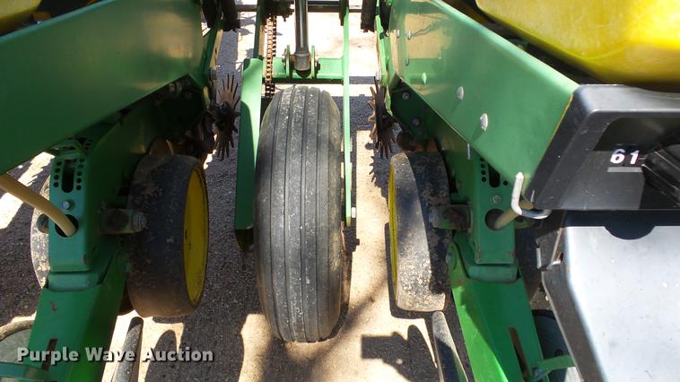 image for item FE9231 John Deere 7200 Max Emerge 2 planter