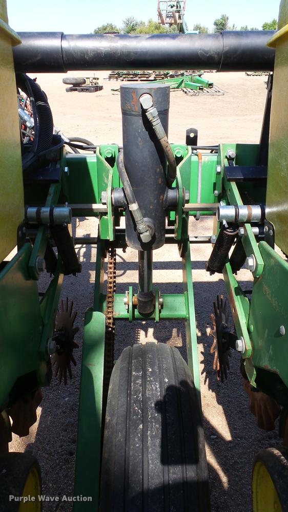 image for item FE9231 John Deere 7200 Max Emerge 2 planter